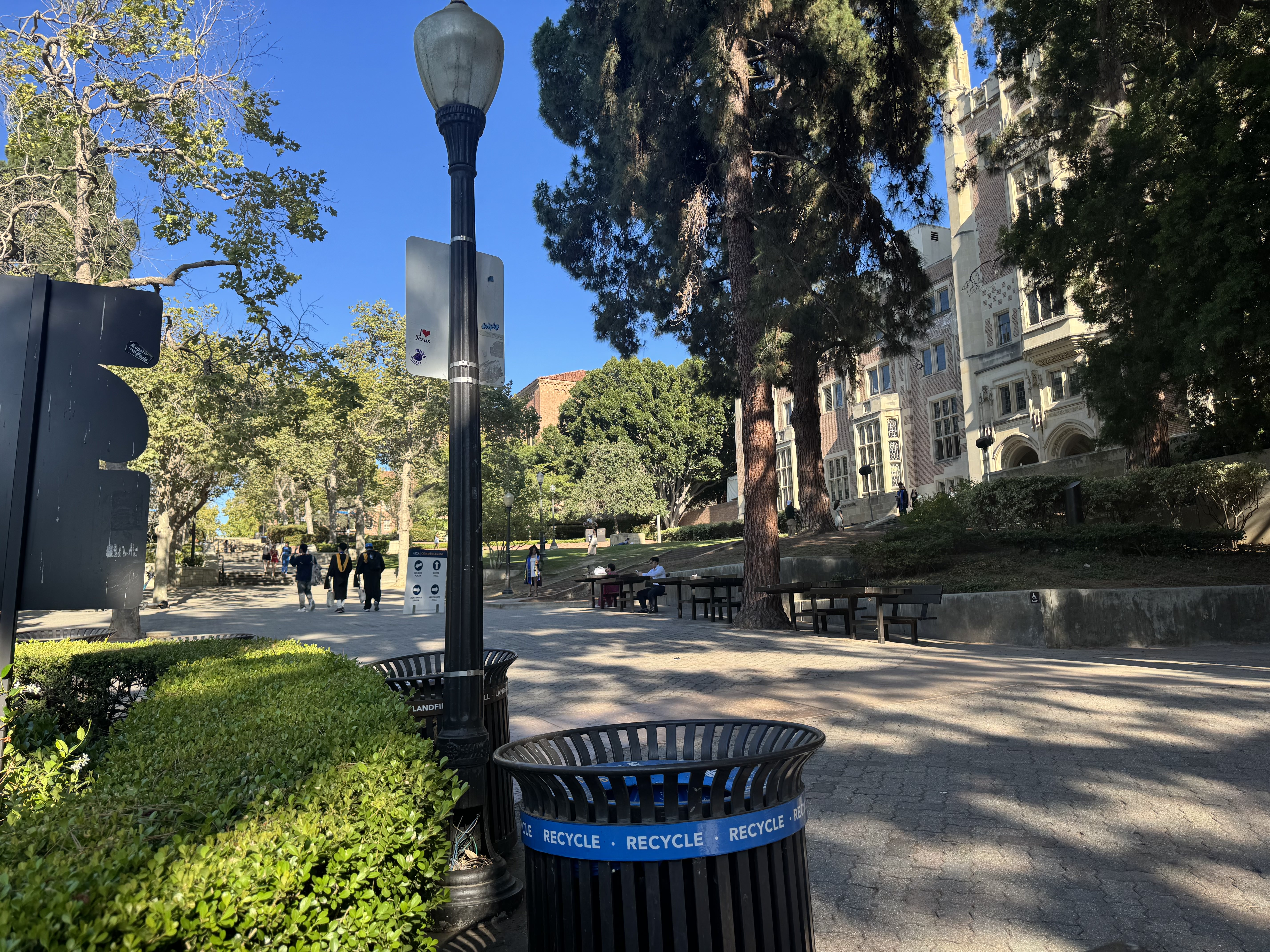 LA