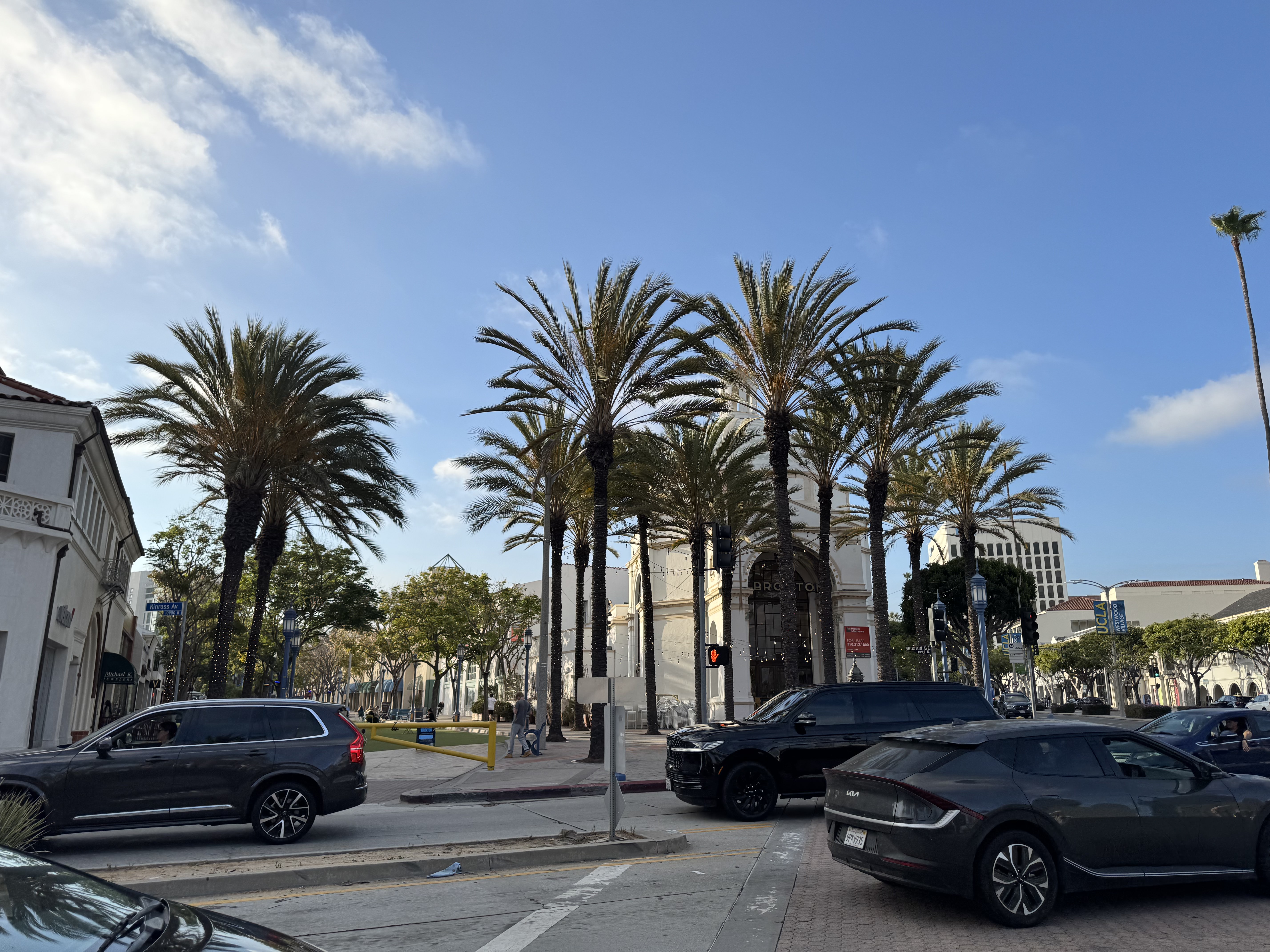 LA